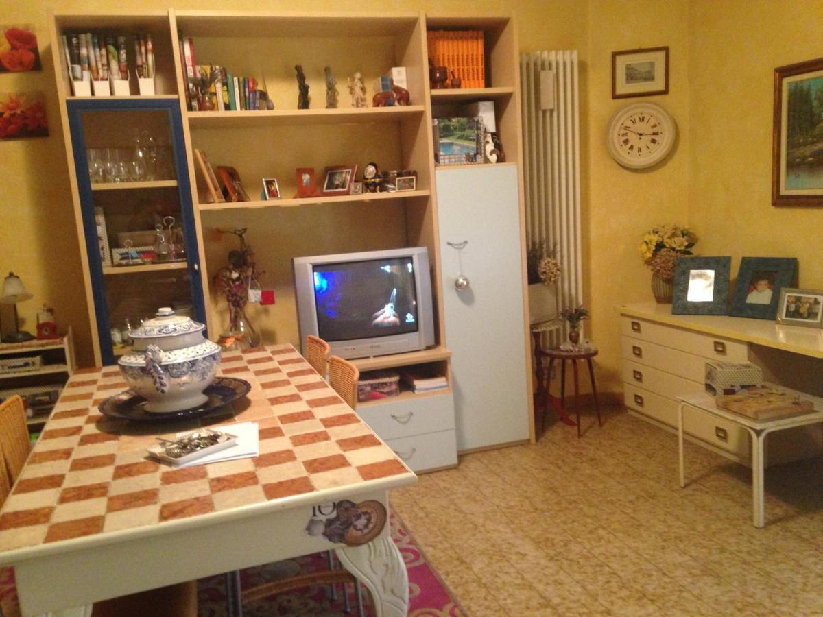 B & B Da Giusy Corte Franca Bagian luar foto