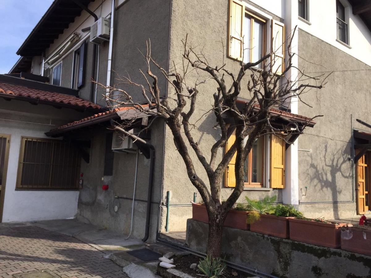 B & B Da Giusy Corte Franca Bagian luar foto