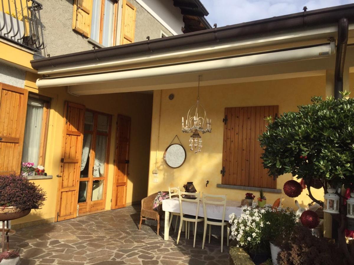 B & B Da Giusy Corte Franca Bagian luar foto