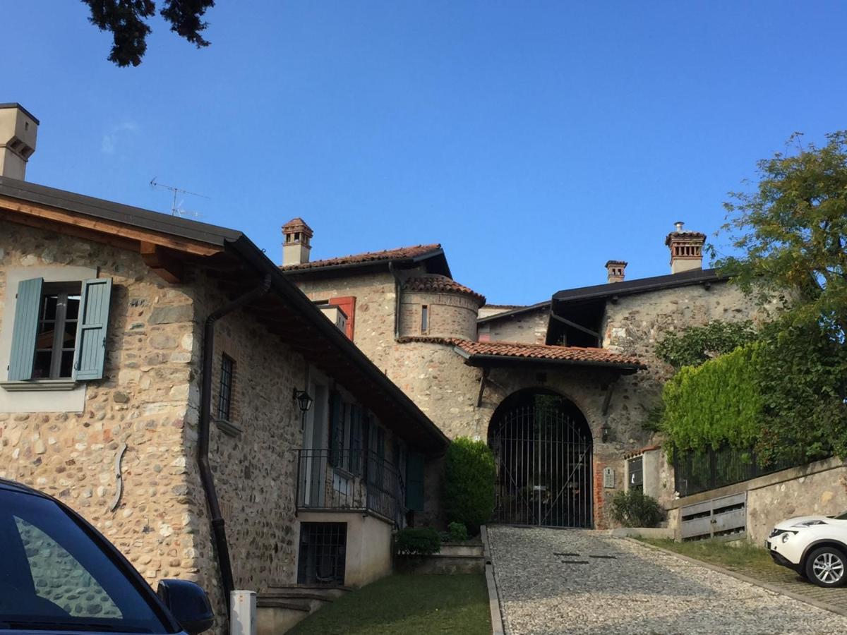 B & B Da Giusy Corte Franca Bagian luar foto