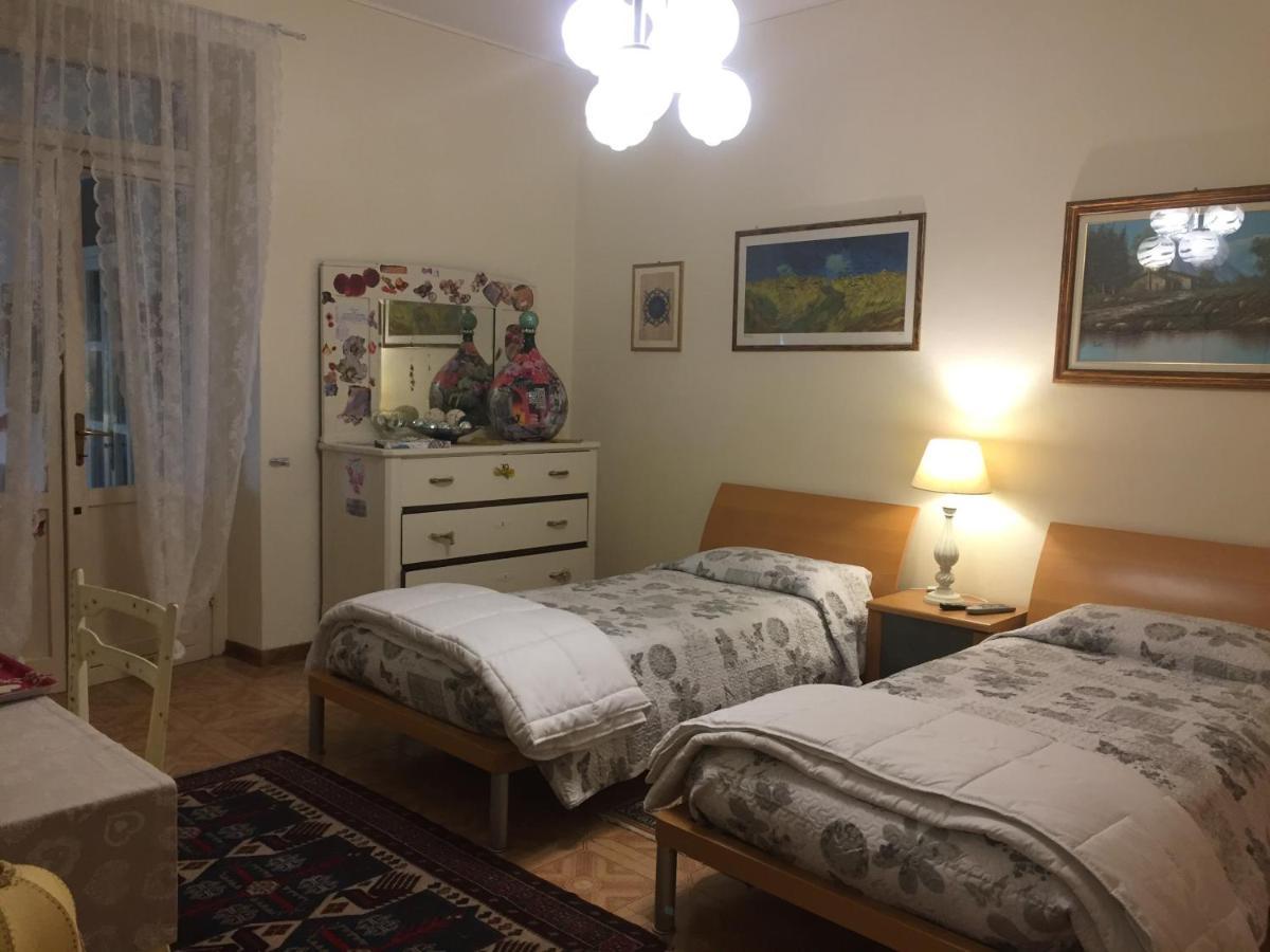 B & B Da Giusy Corte Franca Bagian luar foto